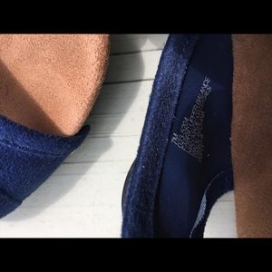 Navy sz 7 shoes